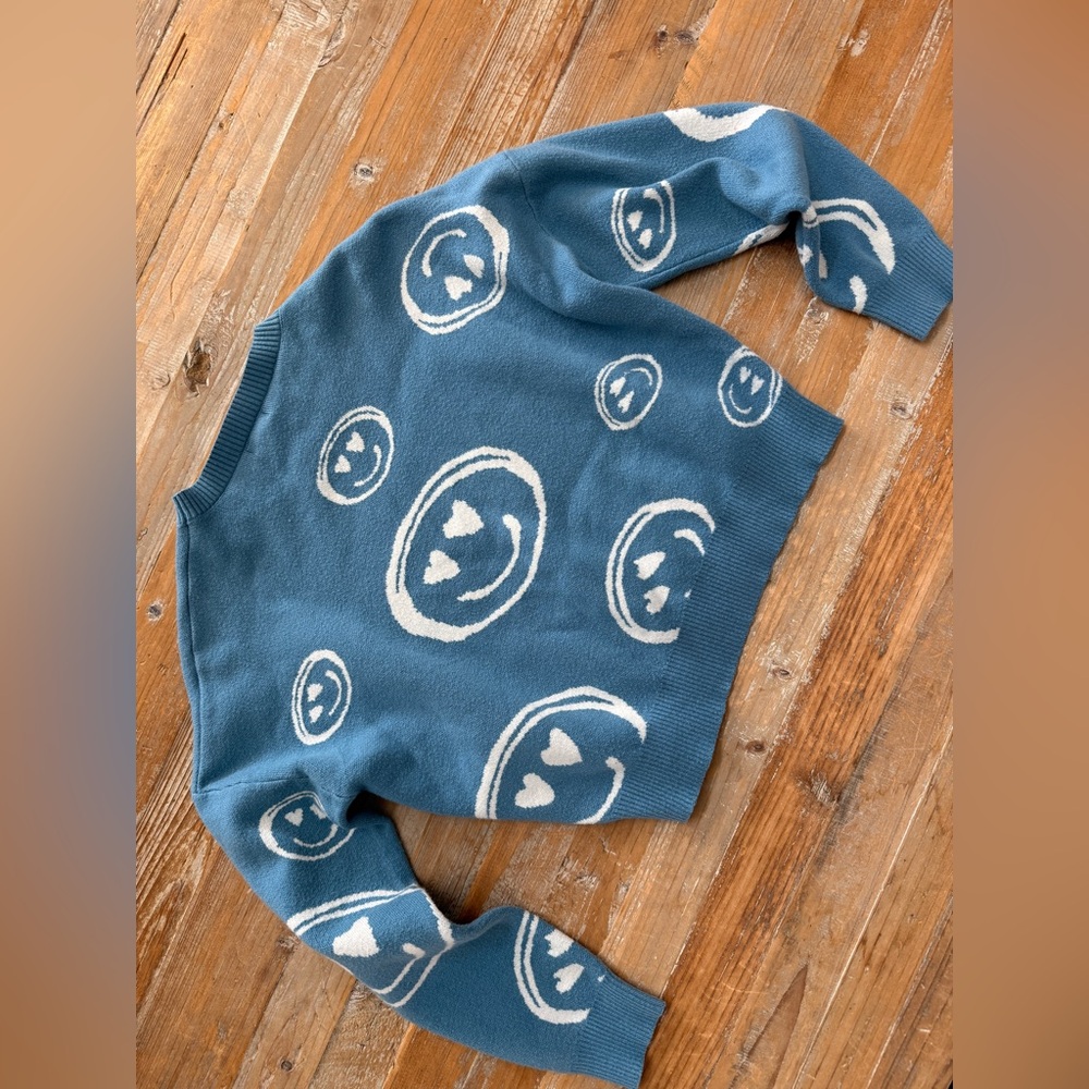 Debut Smiley Face Crewneck Sweater Blue Cropped Hearts Women’s Small - Picture 8 of 8